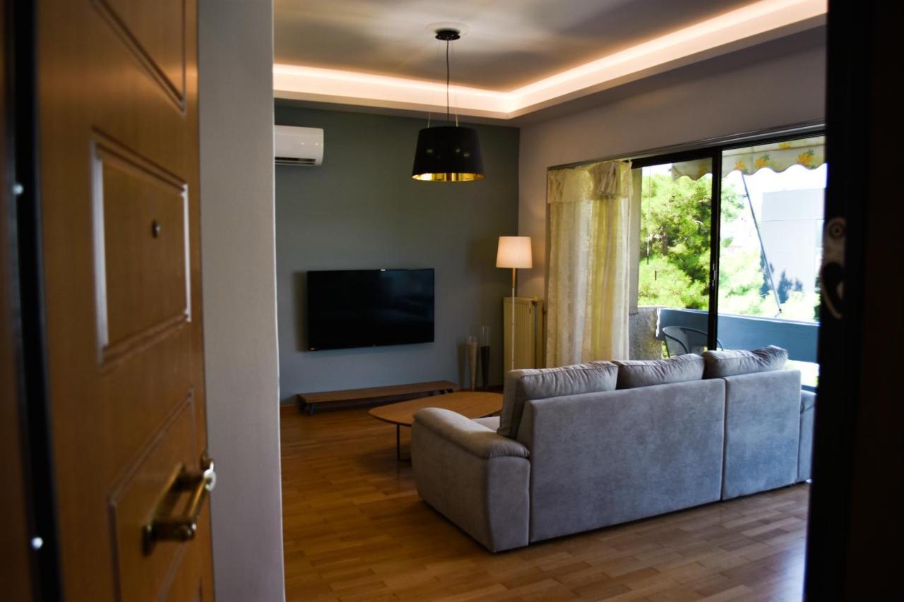 Βright Walled Designed Apt In Glyfada Center アテネ エクステリア 写真