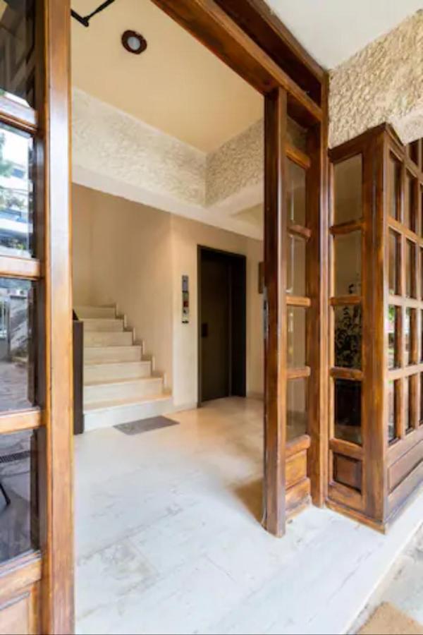 Βright Walled Designed Apt In Glyfada Center アテネ エクステリア 写真