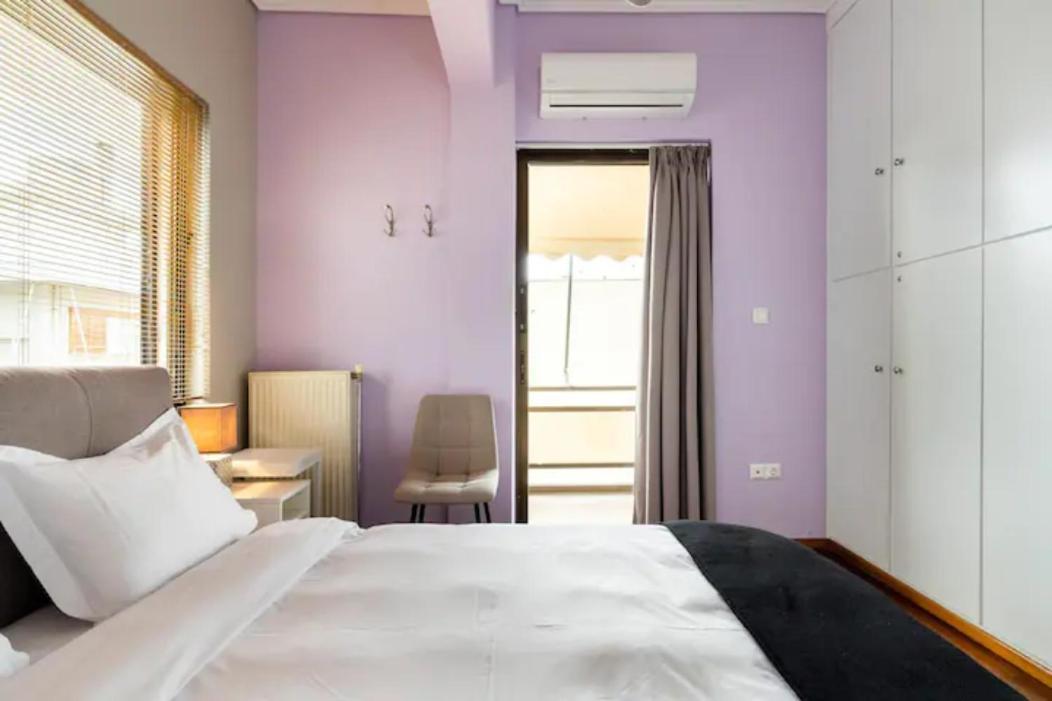 Βright Walled Designed Apt In Glyfada Center アテネ エクステリア 写真